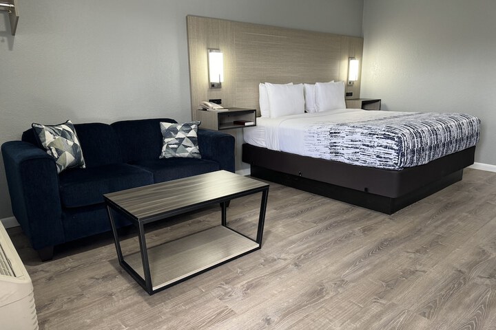 Room 25 of 31