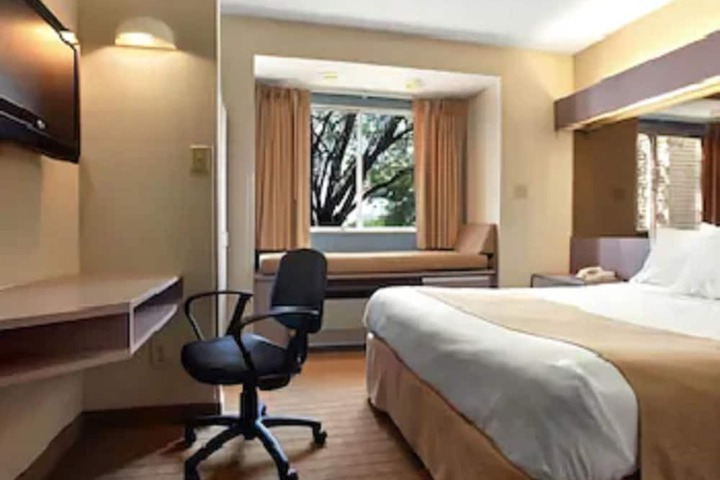 Room 5 of 19