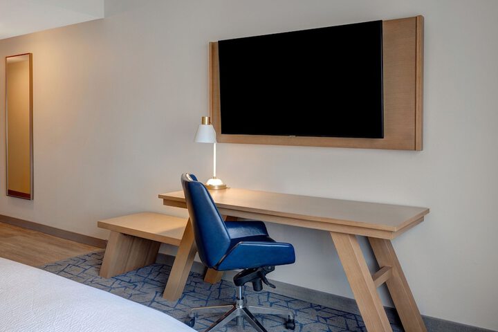 Room 9 of 40