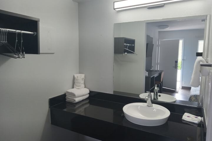 Room 14 of 22