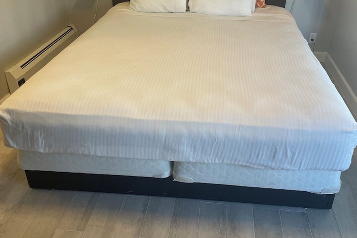 Room 15 of 16