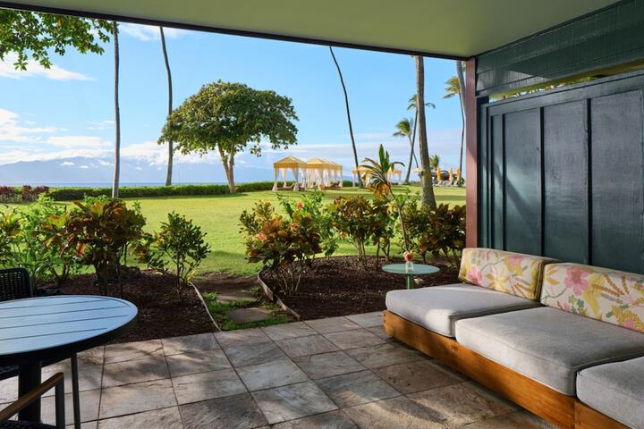 Royal Lahaina Resort & Bungalows