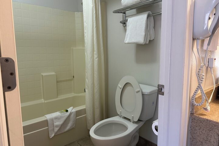 Room 30 of 69