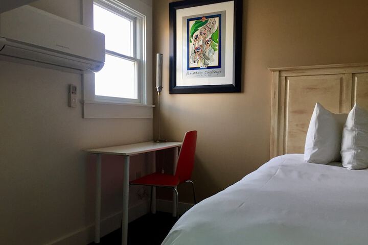 Room 43 of 163