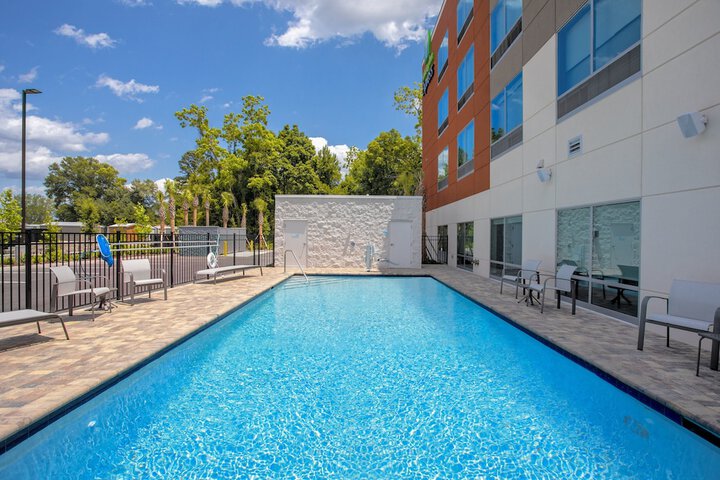 Pool 10 of 50