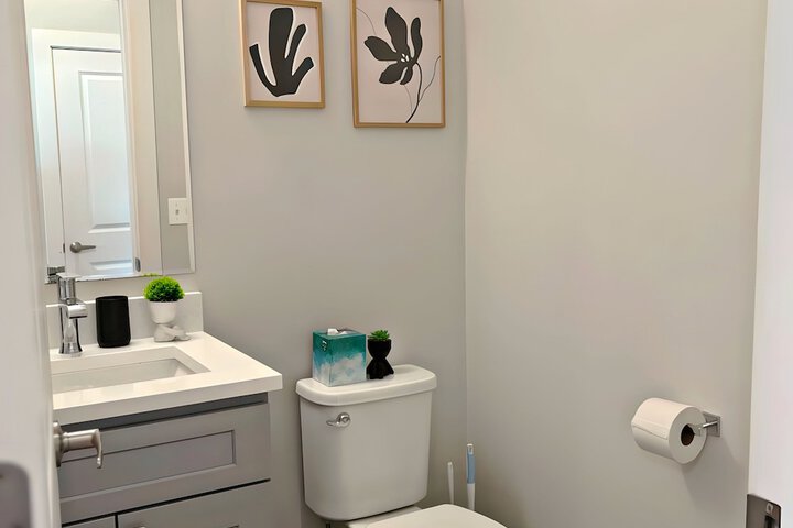 Modern 4BR with Parking - WV rep 4