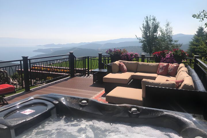 Coyote Bluff Estate