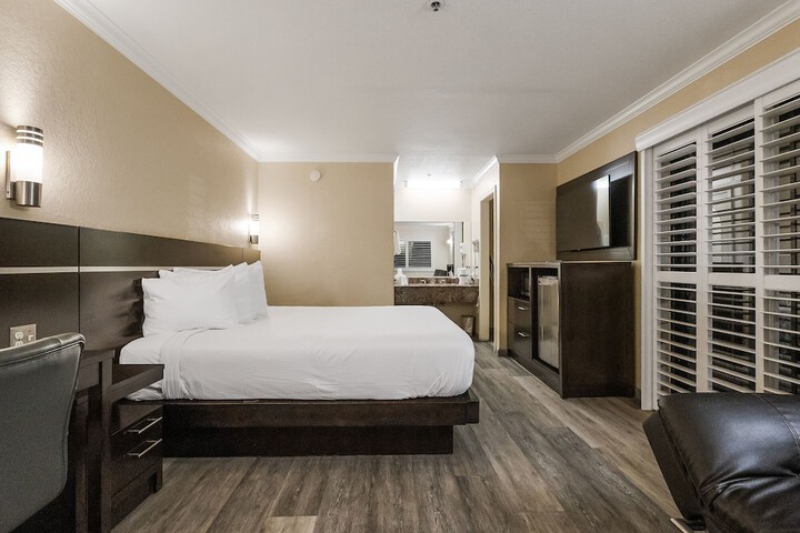 Room 53 of 64