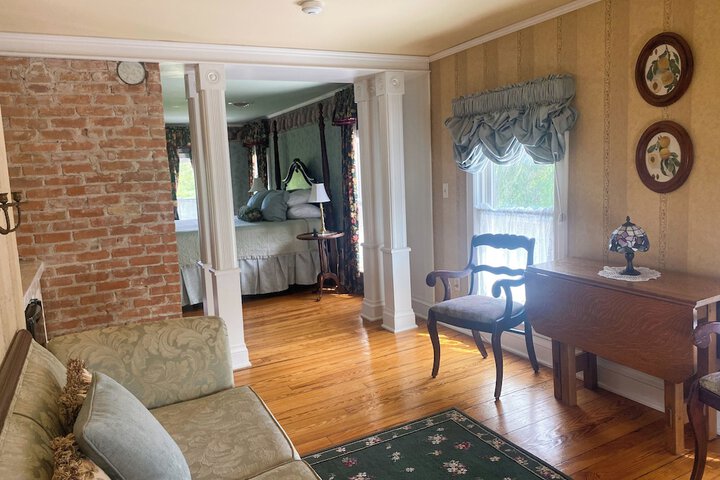 Springside Inn
