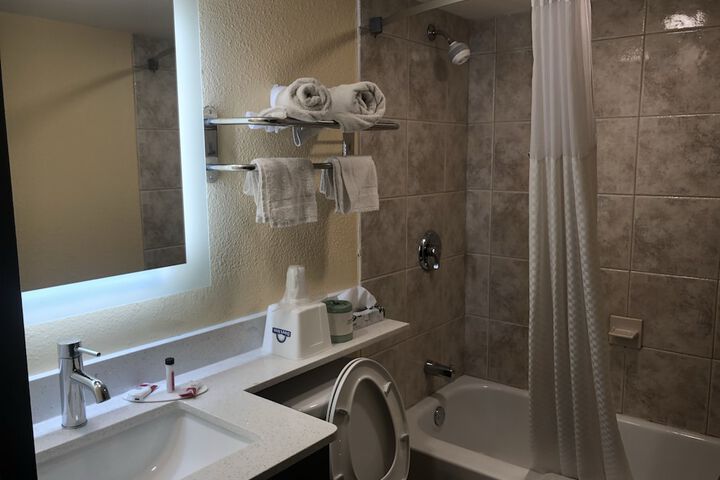 Room 8 of 24