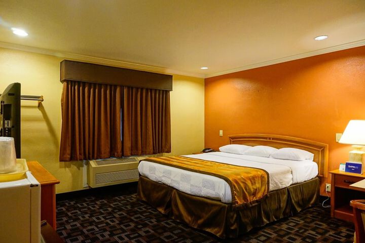 Room 18 of 49