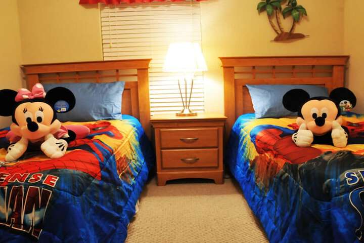 Room 13 of 34
