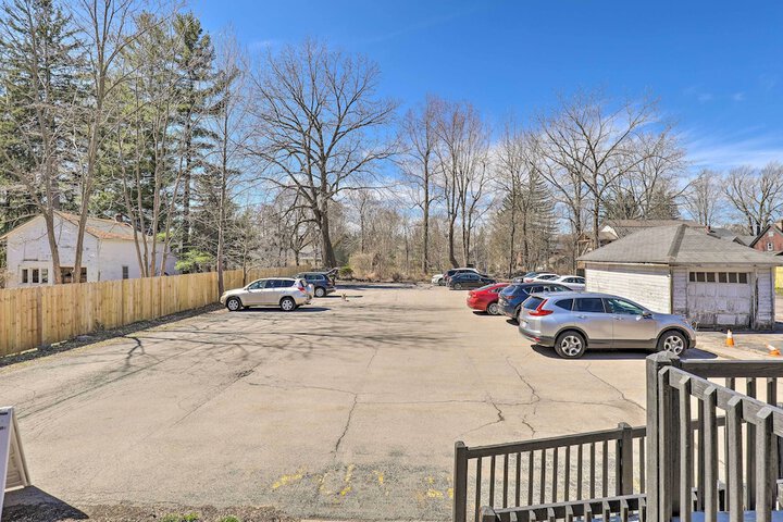Charming & Walkable Fairport Village Apartment!