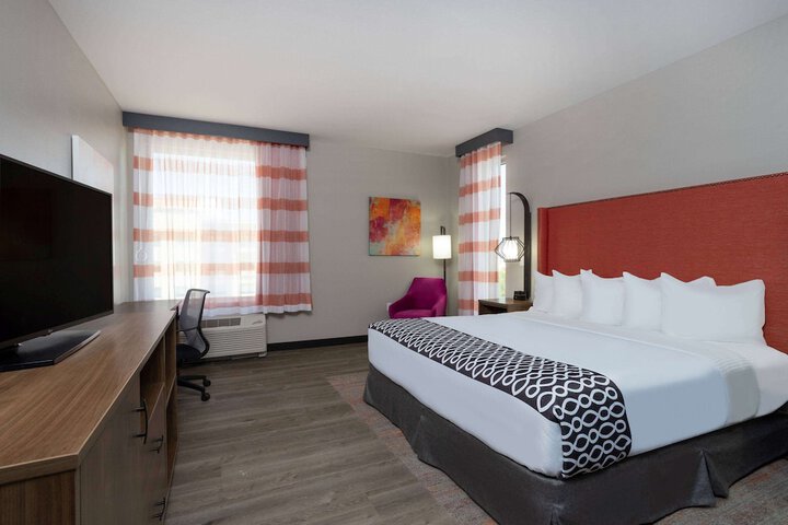 Room 26 of 37