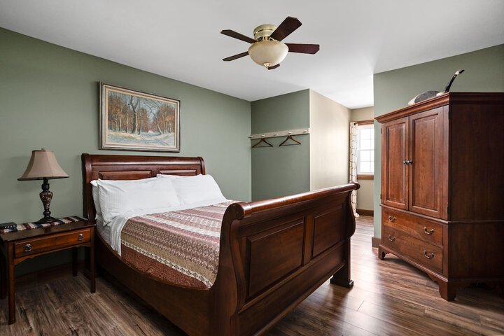 Artists Colony Inn