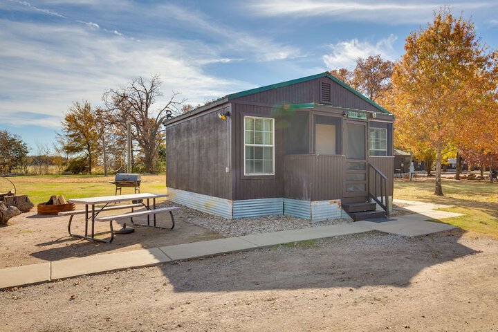 On-site Fishing Pier: Pet-friendly Kerens Cabin!