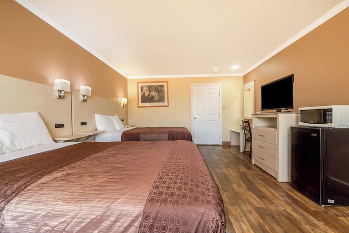 Room 28 of 81