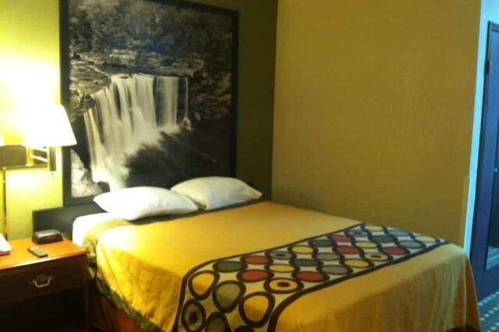 Room 15 of 23