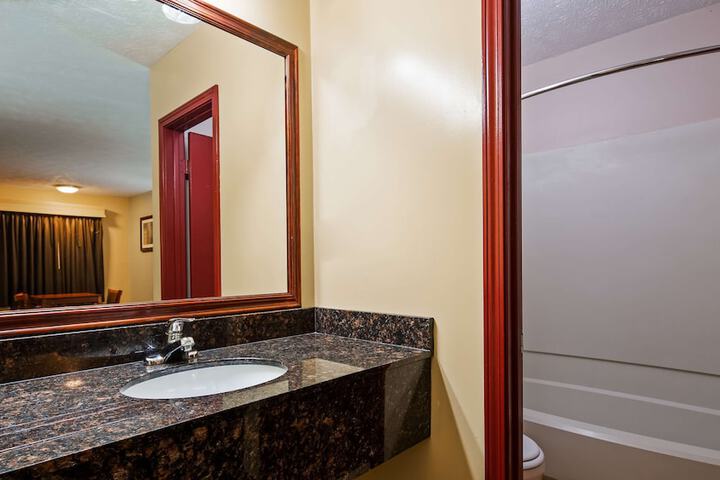 Room 10 of 19