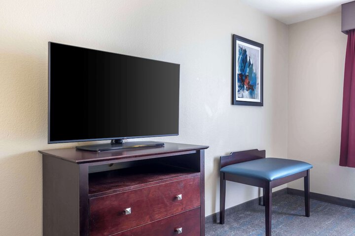 Room 35 of 48