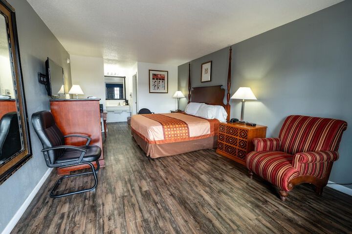 Room 15 of 40
