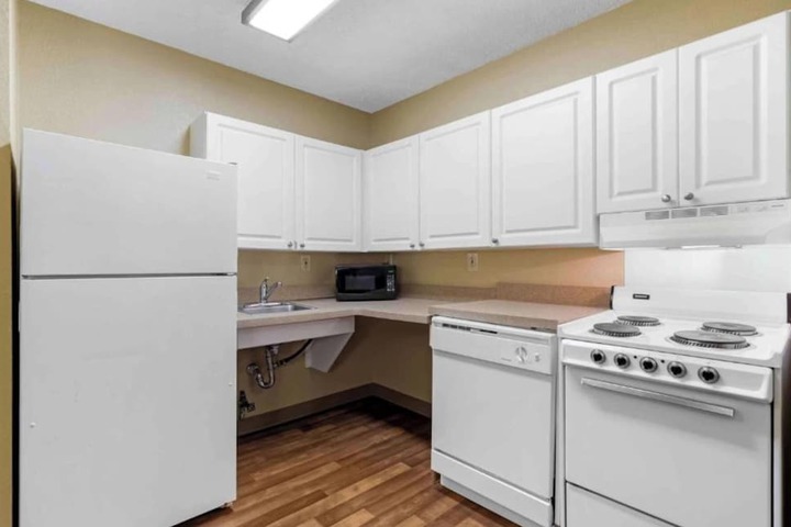 Studio 6 Extended Stay Chicago Vernon Hills Lincolnshire IL