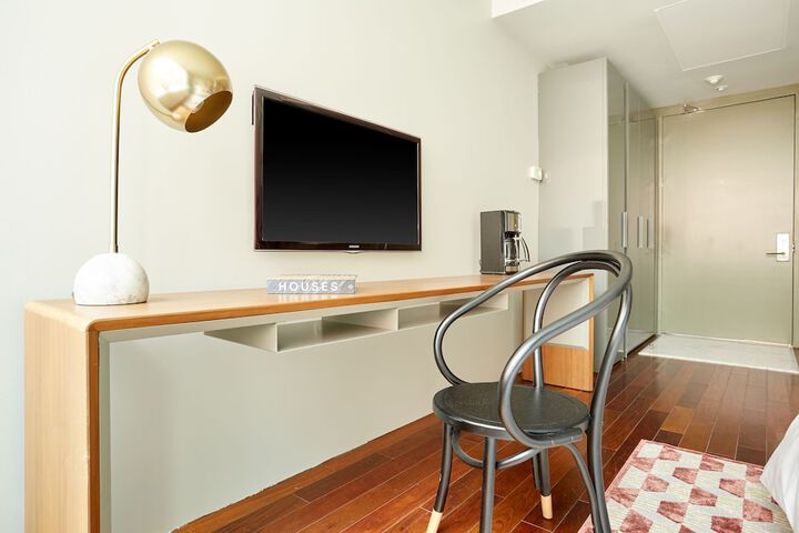 Room 43 of 70