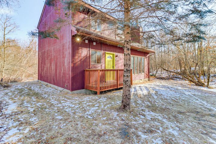 Private Spa Fire Pit & Deck: Poconos Home!