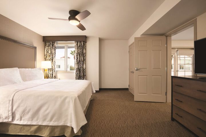 Room 17 of 35
