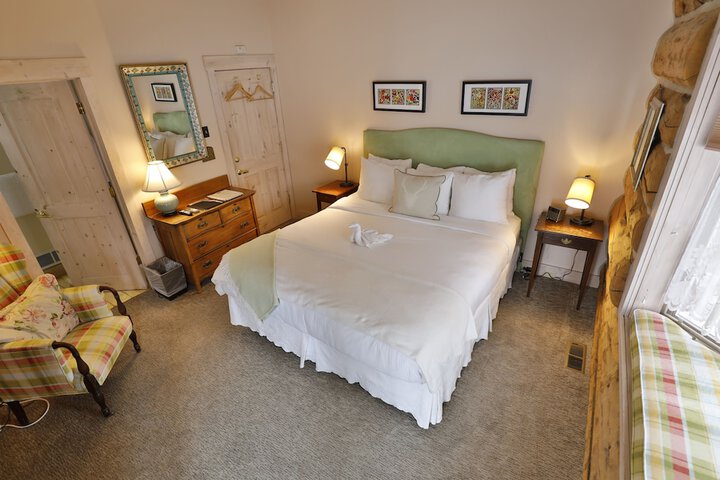 Room 43 of 57