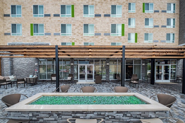 Courtyard by Marriott Toledo West