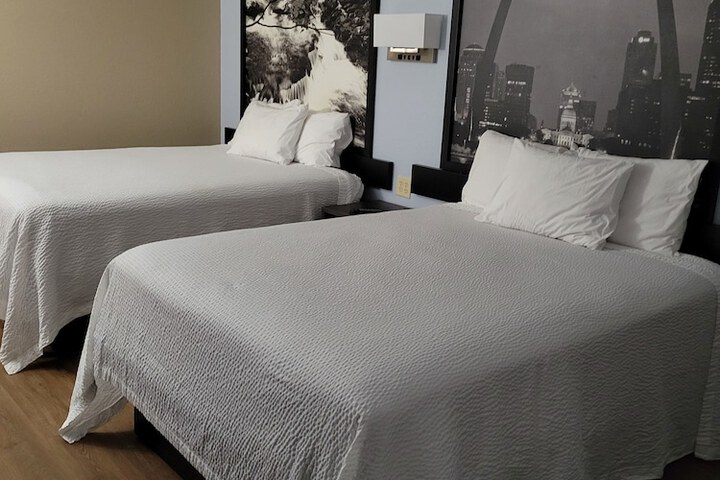 Room 12 of 18