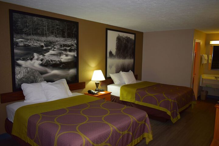 Room 27 of 72
