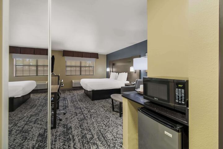 Room 9 of 30