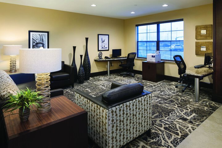 Business Center 39 of 39