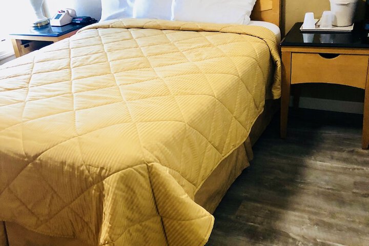 Room 5 of 11