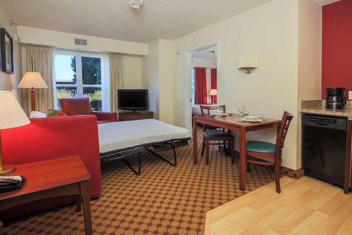 Room 15 of 27