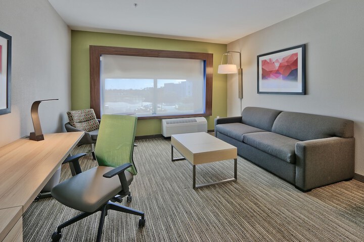 Room 21 of 48