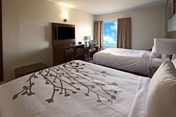 Room 10 of 17
