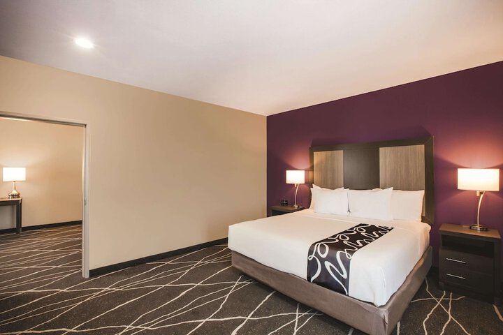 Room 15 of 33