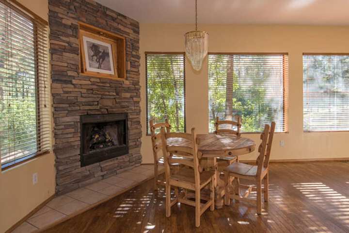 Upper Canyon Inn & Cabins