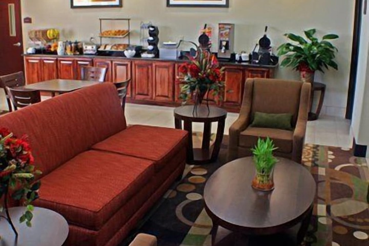 Comfort Inn & Suites Perry I-35