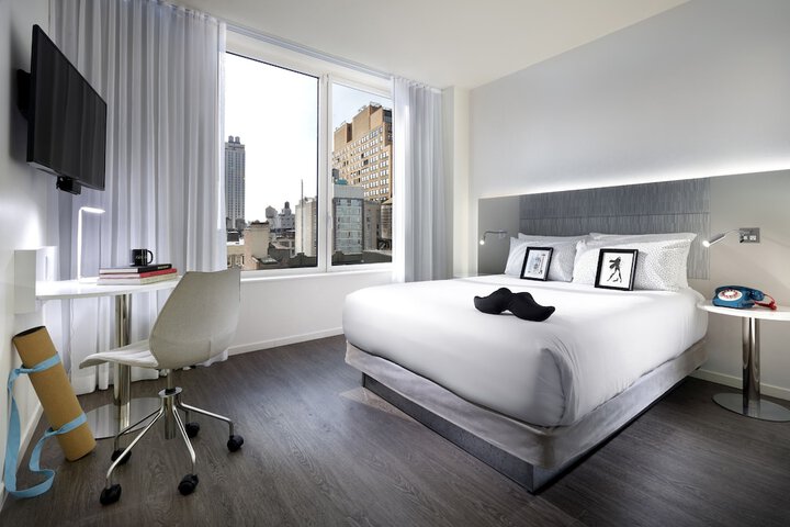 Room 42 of 83