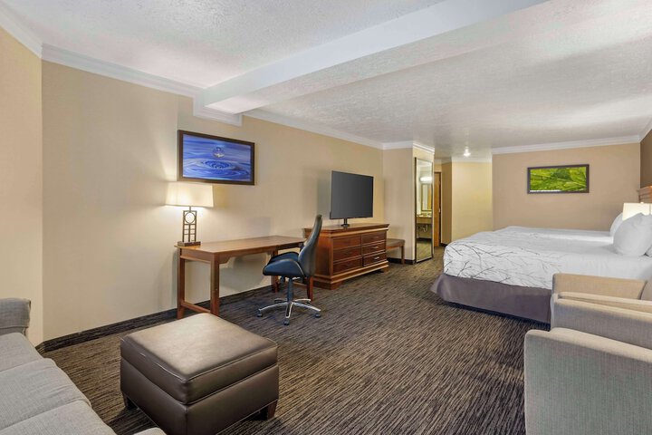 Best Western Plus Landmark Inn