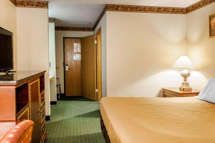 Room 23 of 27
