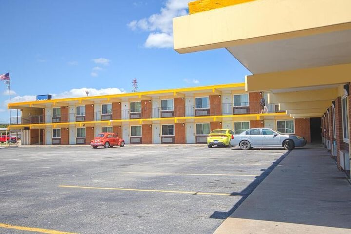 Hotel 3 of 28
