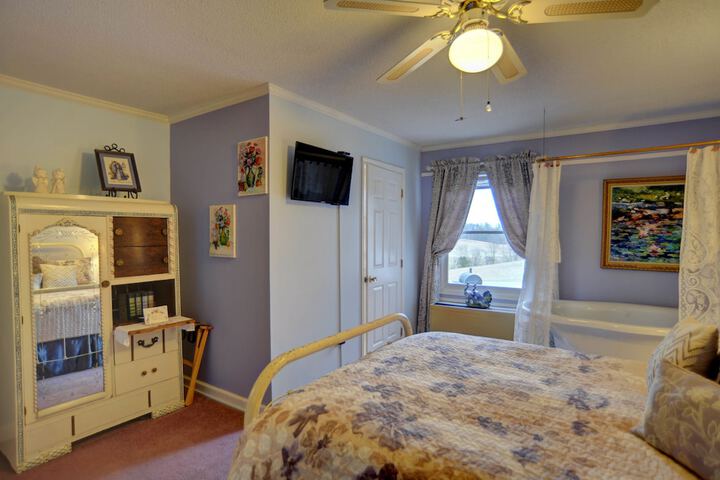 Room 80 of 106