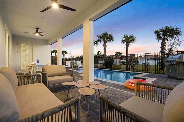 Harbor Island Beach Club Homes by Villatel