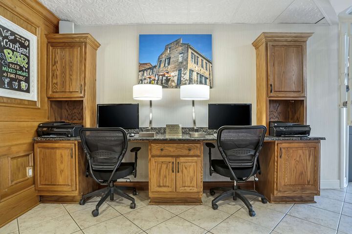 Business Center 59 of 61