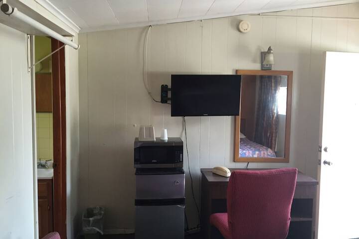 Room 4 of 10